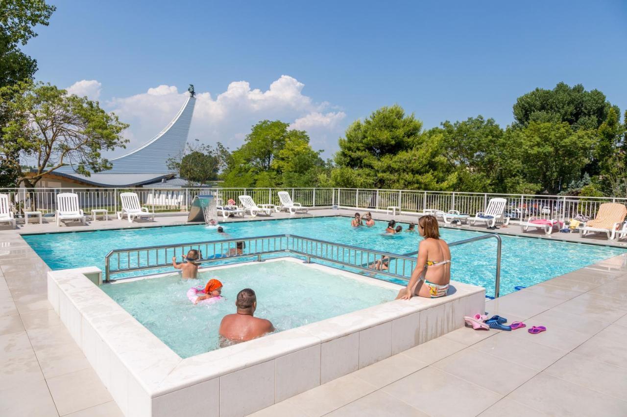 Hotel Alla Rotonda Lido di Jesolo Exterior photo